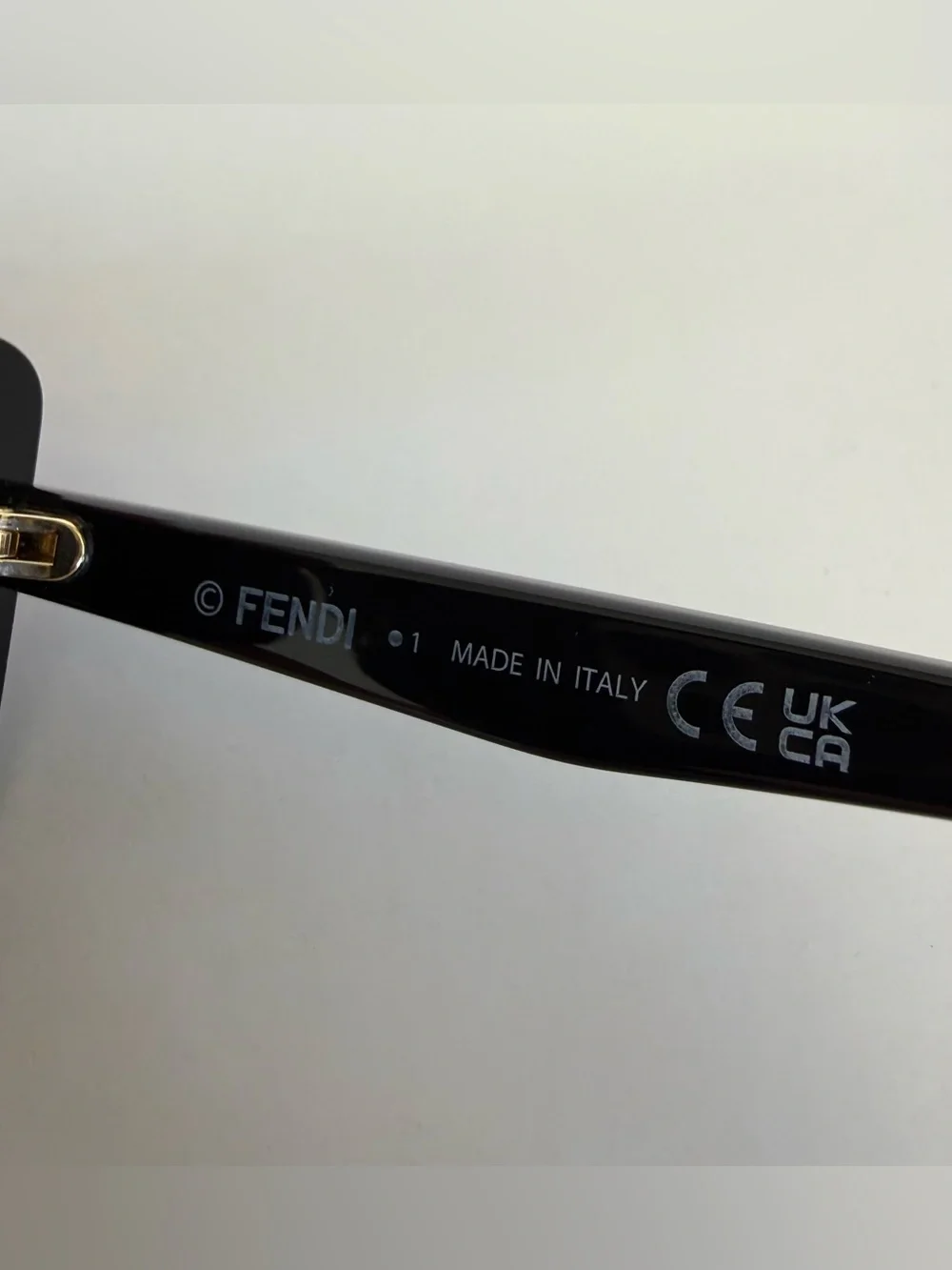 NEW!! Fendi women black sunglasses FE40164I 01A Authentic Retail 465$